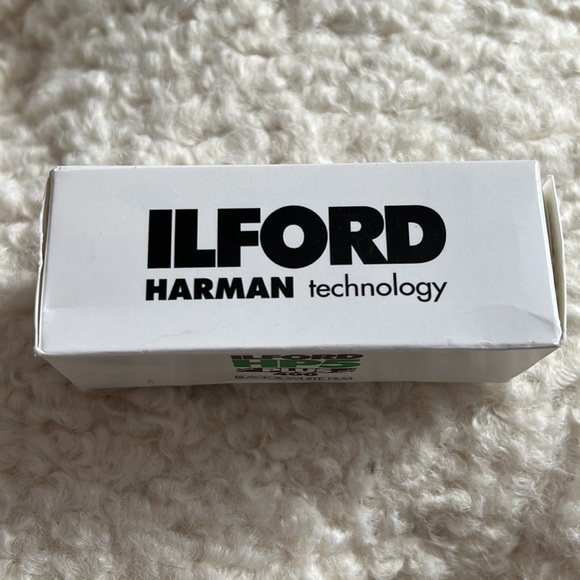 Ilford HP5 Plus ISO 400 120 black and white film lot of 2 expired - Picture 4 of 6